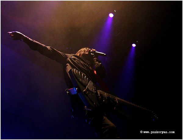 (Digital Image) Edmonton, AB: April 5, 2007: Jared Leto, guitar and vocalist with 30 Seconds to Mars performs at Taste of Chaos,