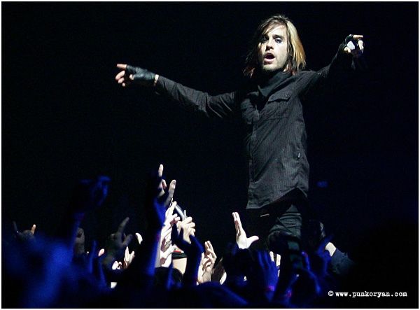 (Digital Image) Edmonton, AB: April 5, 2007: Jared Leto, guitar and vocalist with 30 Seconds to Mars performs at Taste of Chaos,
