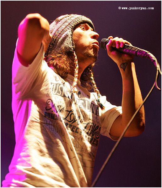 (Digital Image) Edmonton, AB: April 5, 2007: Cove Reber, vocalist with Saosin performs at Taste of Chaos, April 5, 2007 at Shaw