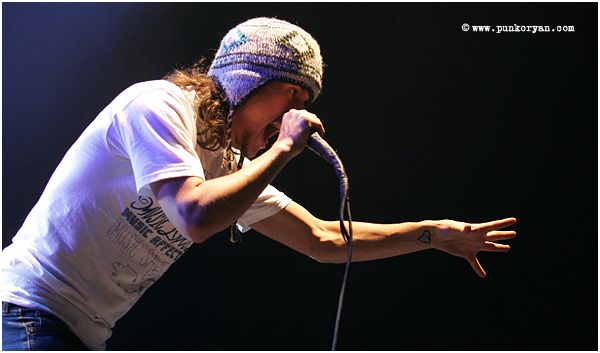 (Digital Image) Edmonton, AB: April 5, 2007: Cove Reber, vocalist with Saosin performs at Taste of Chaos, April 5, 2007 at Shaw